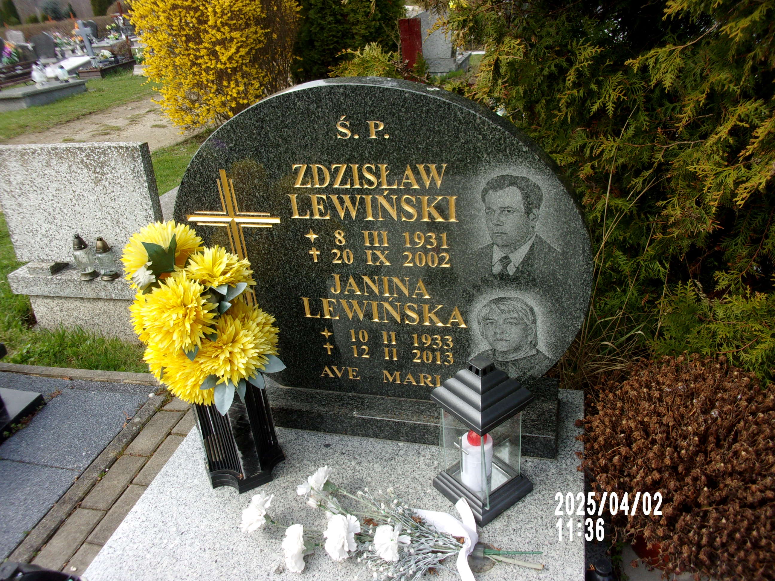 Grób Zdzisław Lewiński